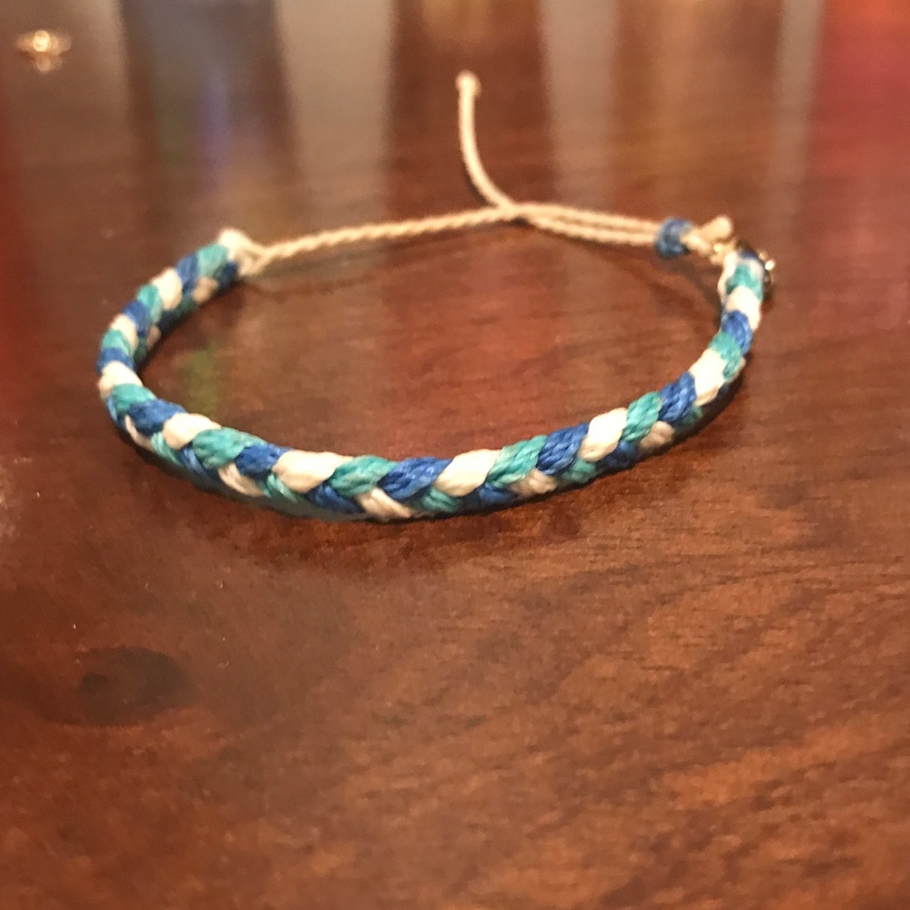 RARE hard to find Pura Vida braided bracelet!